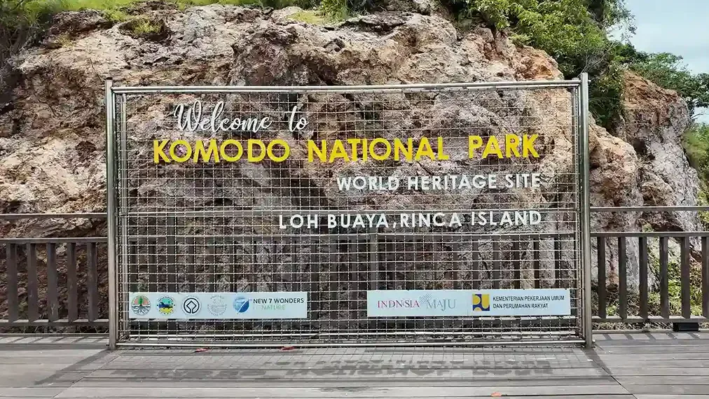 The Loh Buaya gate at Rinca Island