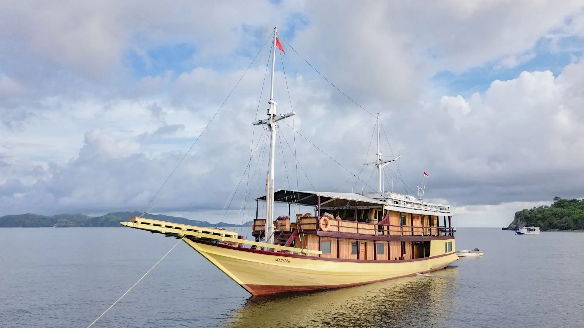 Labuan Bajo bay and the anchored fleet